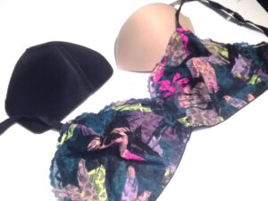 Vypávky do podprsenky: Porovnání koupené a ušité doma